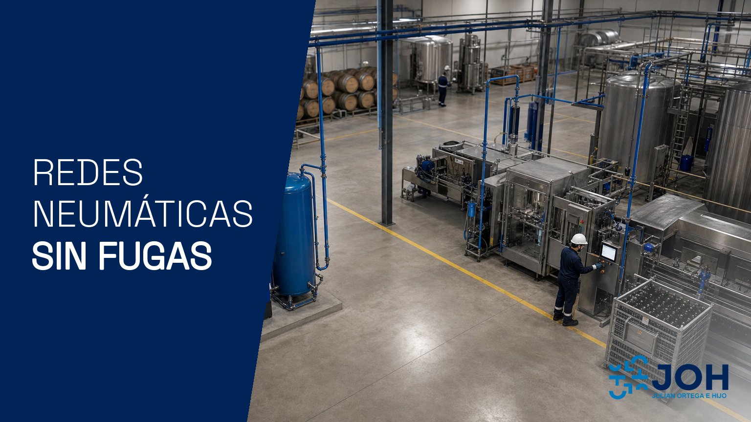 Nave industrial con la red de tubería de aire comprimido vista y un técnico junto a la maquinaria